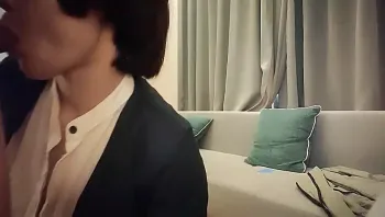 【文轩】6，外围小姐姐，风情万种胸大肤白，近距离口交特写，后入啪啪乳浪翻滚