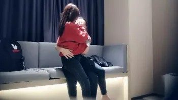 约了个颜值不错肉肉身材妹子，舌吻口交近距离特写摸逼侧入后入猛操【精华版】-高清原版无水印