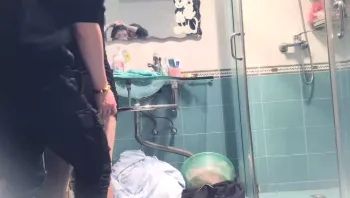 深夜楼凤家中赴约，漂亮小少妇温柔配合，老熟人扒下裙子暴插白嫩美臀【精华版】-高清原版无水印